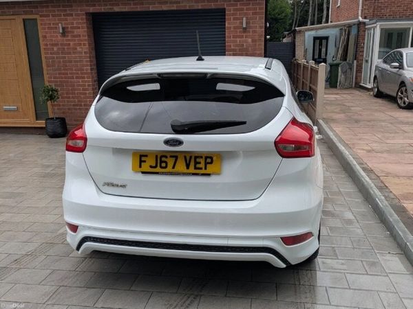 Ford Focus Hatchback, Diesel, 2017, White