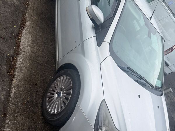 Ford Focus Hatchback, Diesel, 2011, Silver