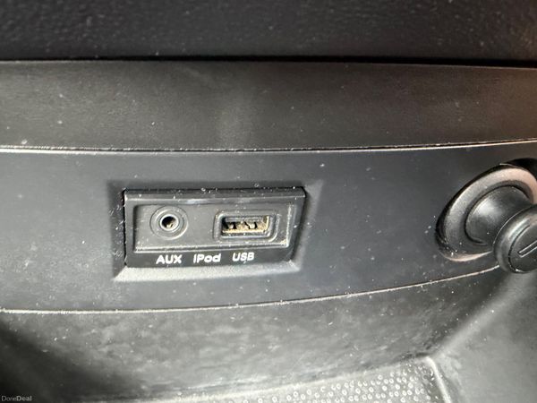 Hyundai i20 Hatchback, Petrol, 2010, Gold