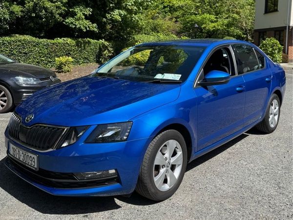Skoda Octavia Saloon, Petrol, 2019, Blue
