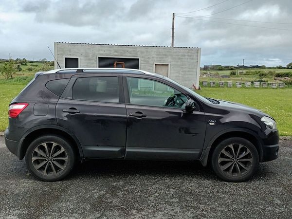 Nissan Qashqai Hatchback, Diesel, 2012, Black