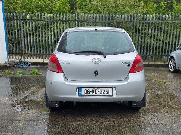 Toyota Yaris Hatchback, Petrol, 2006, Silver