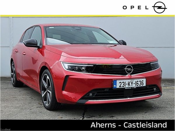 Opel Astra Hatchback, Petrol, 2023, Red