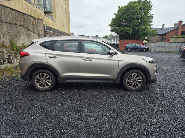 Hyundai Tucson SUV, Diesel, 2016, Beige