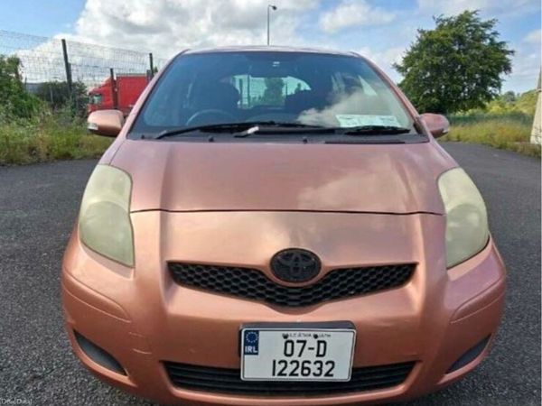 Toyota Yaris Hatchback, Petrol, 2007, Gold