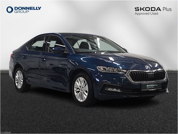 Skoda Octavia Hatchback, Diesel, 2023, Blue