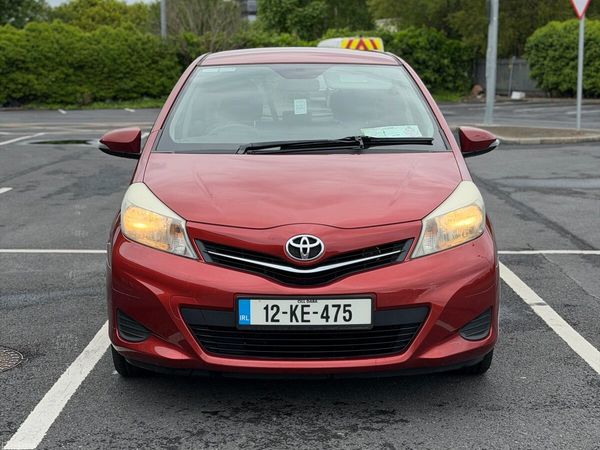 Toyota Yaris Hatchback, Petrol, 2012, Red