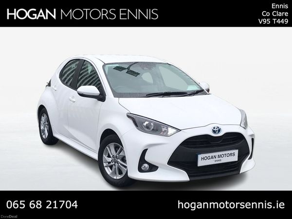 Toyota Yaris Hatchback, Petrol Hybrid, 2022, White