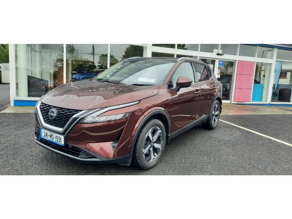 Nissan Qashqai MPV, Petrol, 2024, Red