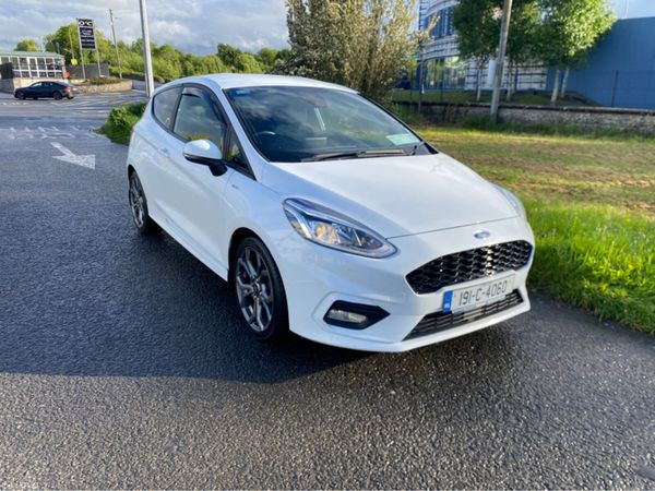 Ford Fiesta Hatchback, Petrol, 2019, White