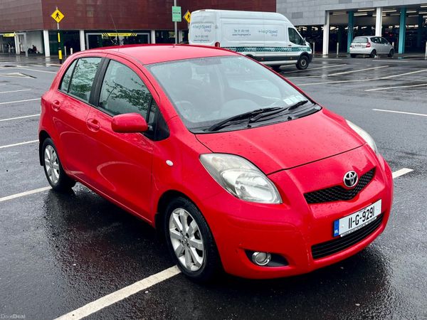 Toyota Yaris Hatchback, Petrol, 2011, Red