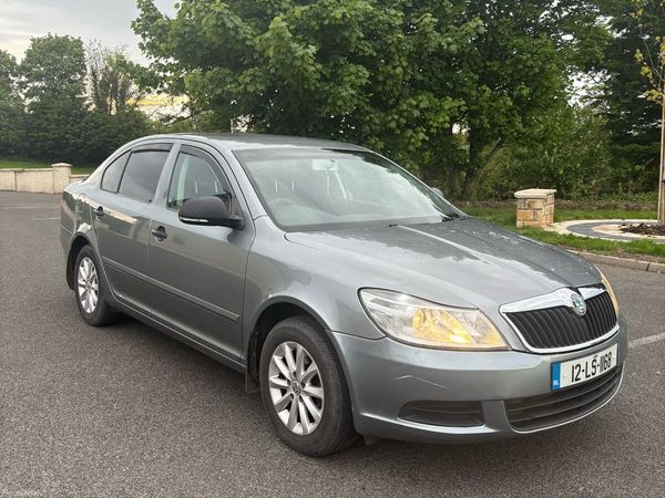 Skoda Octavia Hatchback, Diesel, 2012, Grey