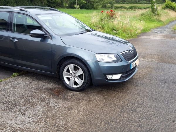 Skoda Octavia Estate, Diesel, 2015, Grey