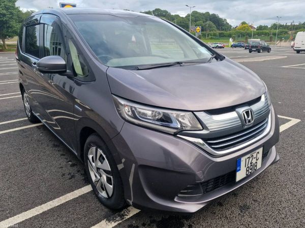 Honda Freed MPV, Petrol Hybrid, 2015, Blue