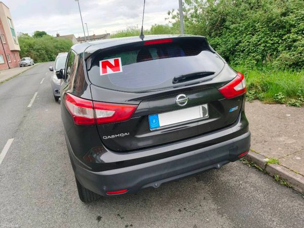 Nissan Qashqai Hatchback, Diesel, 2014, Black
