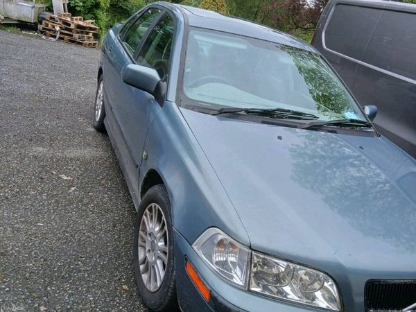 Volvo S40 Saloon, Petrol, 2002, Green
