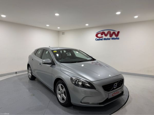 Volvo V40 Hatchback, Diesel, 2016, Silver