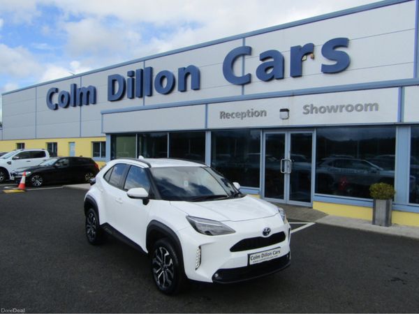 Toyota Yaris Hatchback, Petrol Hybrid, 2023, White