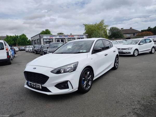 Ford Focus Hatchback, Petrol, 2019, White