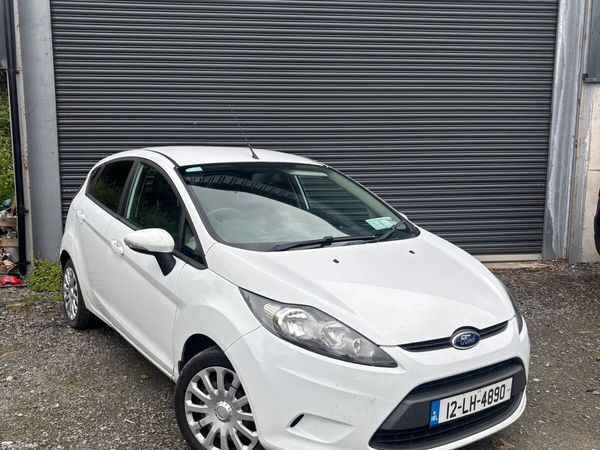 Ford Fiesta Hatchback, Petrol, 2012, White
