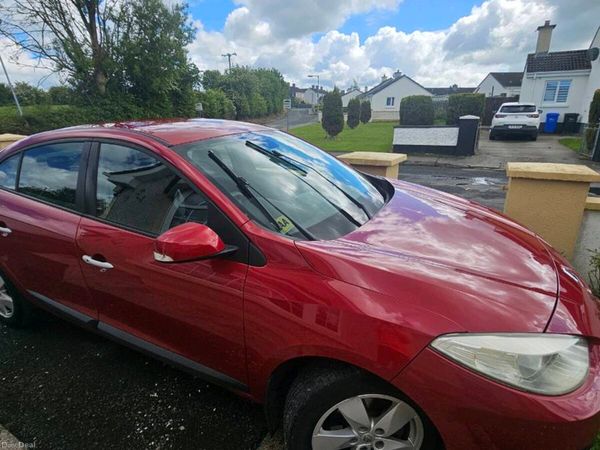Renault Fluence Saloon, Diesel, 2011, Red