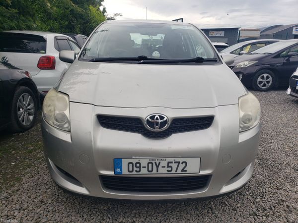Toyota Auris Hatchback, Diesel, 2009, Silver