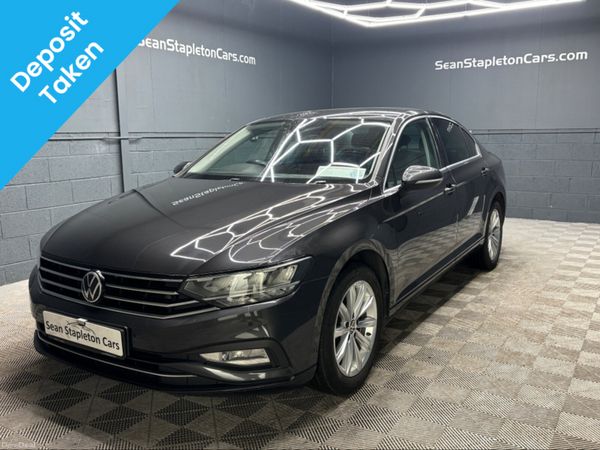 Volkswagen Passat Saloon, Diesel, 2022, Grey