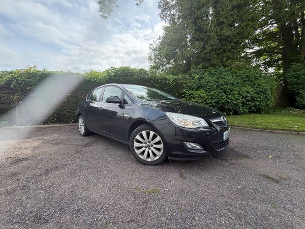 Opel Astra MPV, Petrol, 2012, Black