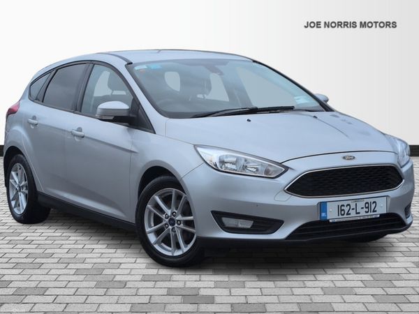 Ford Focus Hatchback, Petrol, 2016, Silver