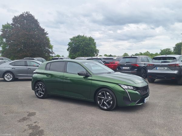 Peugeot 308 Hatchback, Diesel, 2022, Green