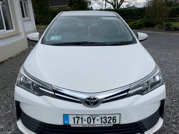 Toyota Corolla Saloon, Diesel, 2017, White