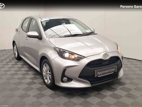 Toyota Yaris Hatchback, Petrol Hybrid, 2024, Silver