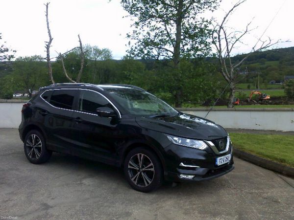 Nissan Qashqai SUV, Diesel, 2017, Black
