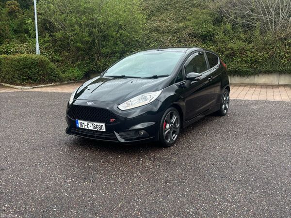 Ford Fiesta Hatchback, Petrol, 2016, Black