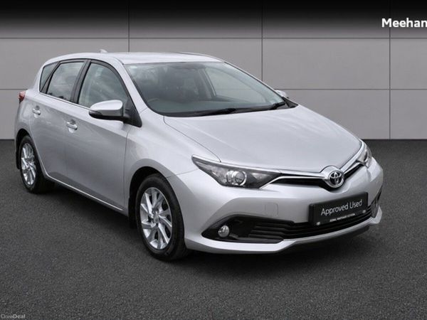 Toyota Auris Hatchback, Diesel, 2016, Silver