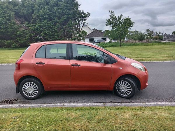 Toyota Yaris Hatchback, Petrol, 2007, Red