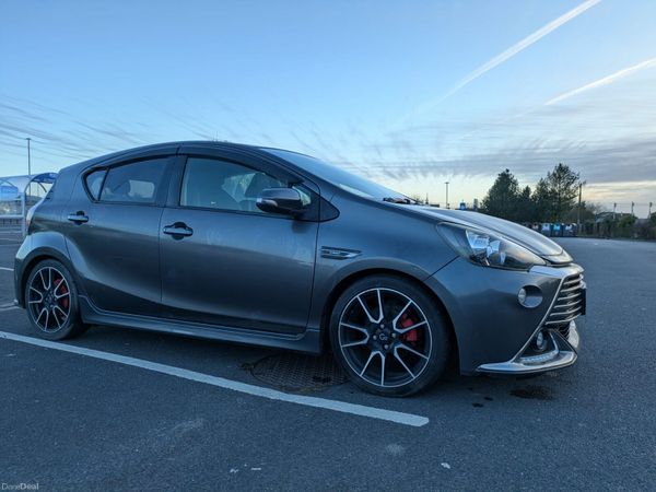 Toyota Aqua Hatchback, Petrol Hybrid, 2015, Grey
