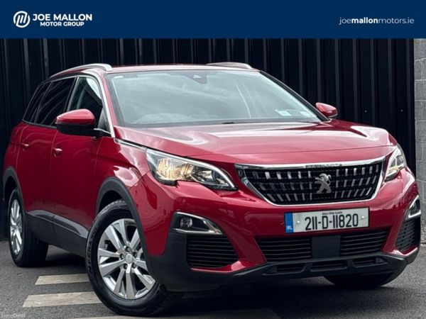 Peugeot 5008 MPV, Diesel, 2021, Red