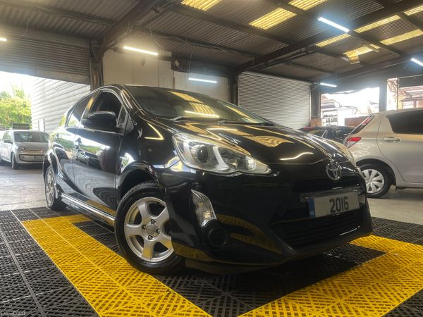 Toyota Aqua Hatchback, Petrol Hybrid, 2016, Black