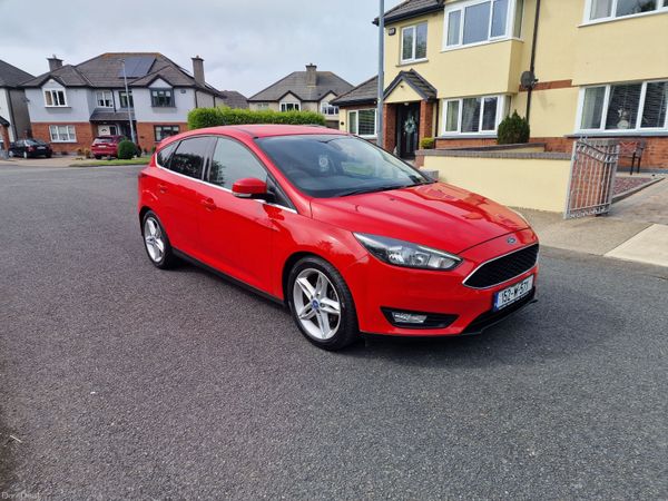 Ford Focus Hatchback, Diesel, 2015, Red