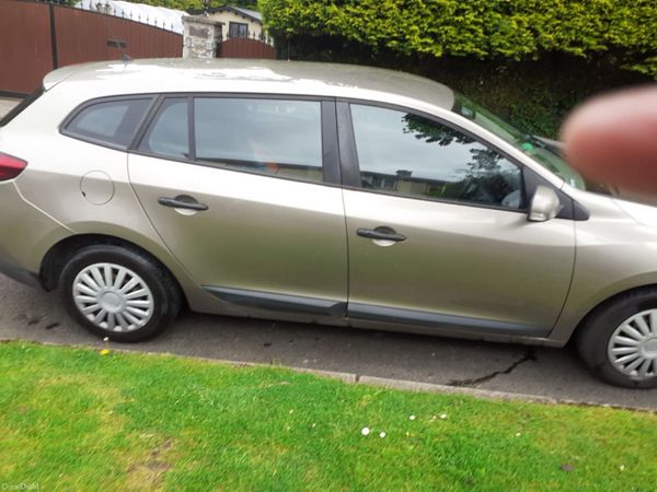 Renault Megane Estate, Diesel, 2011, Gold