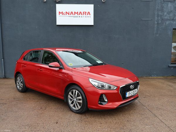 Hyundai i30 Hatchback, Petrol, 2017, Red