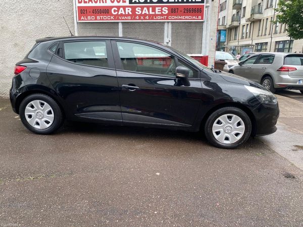 Renault Clio Hatchback, Petrol, 2014, Black