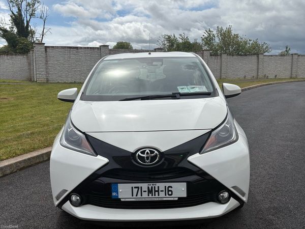 Toyota Aygo Hatchback, Petrol, 2017, White