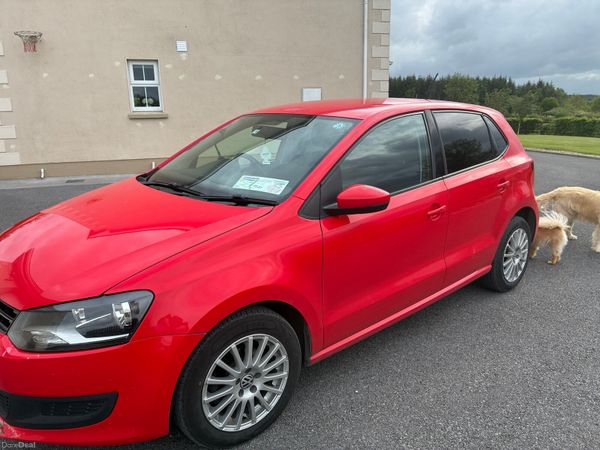 Volkswagen Polo Hatchback, Petrol, 2013, Red