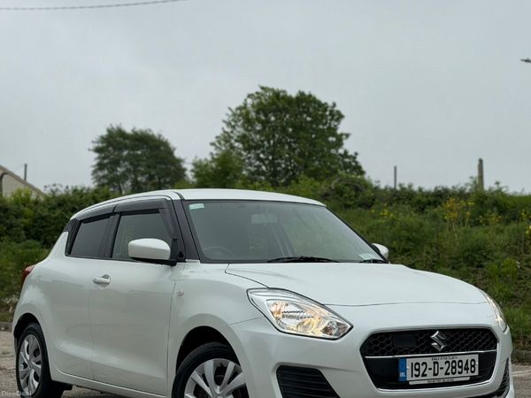 Suzuki Swift Hatchback, Petrol, 2019, White