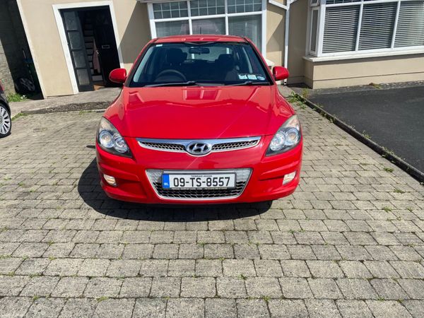 Hyundai i30 Hatchback, Petrol, 2009, Red