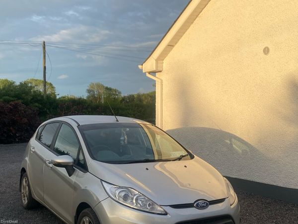 Ford Fiesta Hatchback, Diesel, 2010, Silver