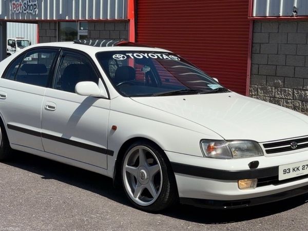 Toyota Carina Saloon, Petrol, 1993, White