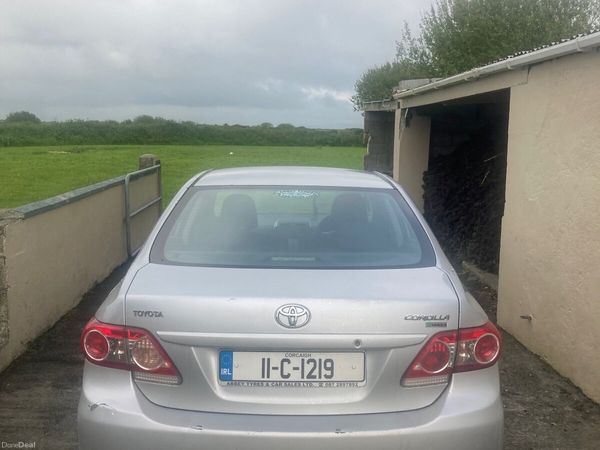 Toyota Corolla Saloon, Diesel, 2011, Silver